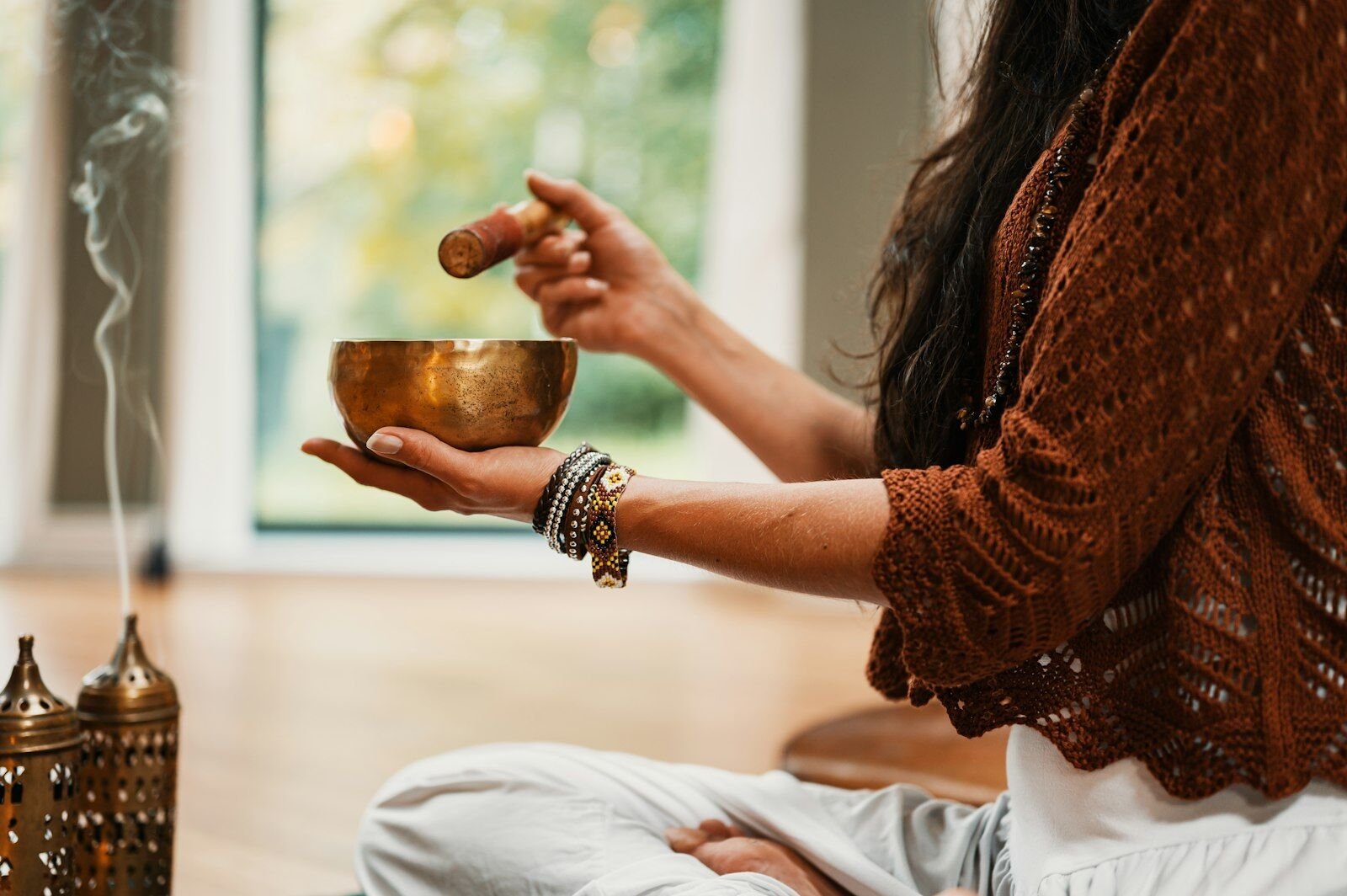 Shaktipat guru transmitting kundalini energy to students in meditation